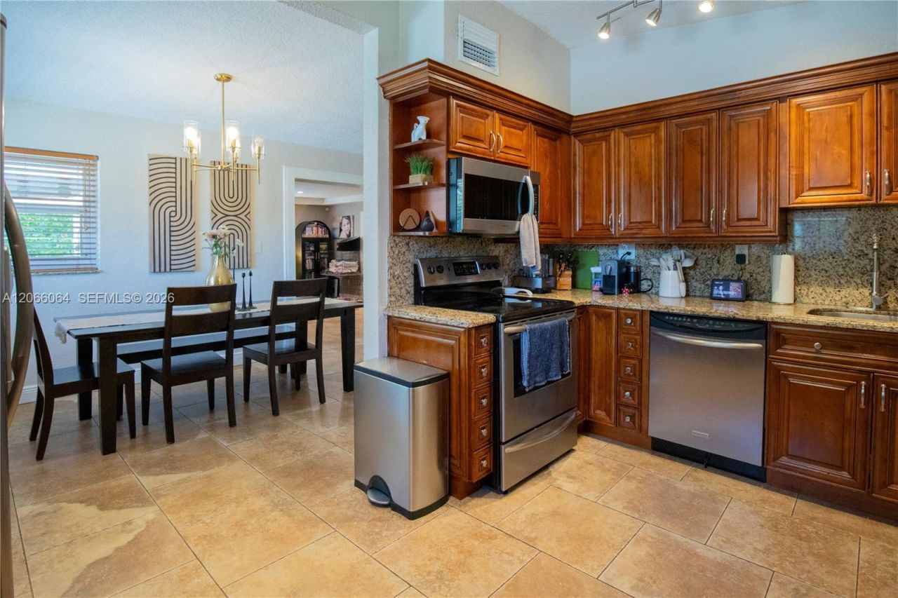 3500 SW 13th St , Miami, FL 33145 Photo