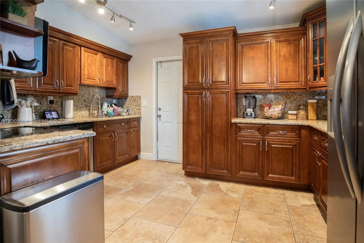 3500 SW 13th St , Miami, FL 33145 Photo