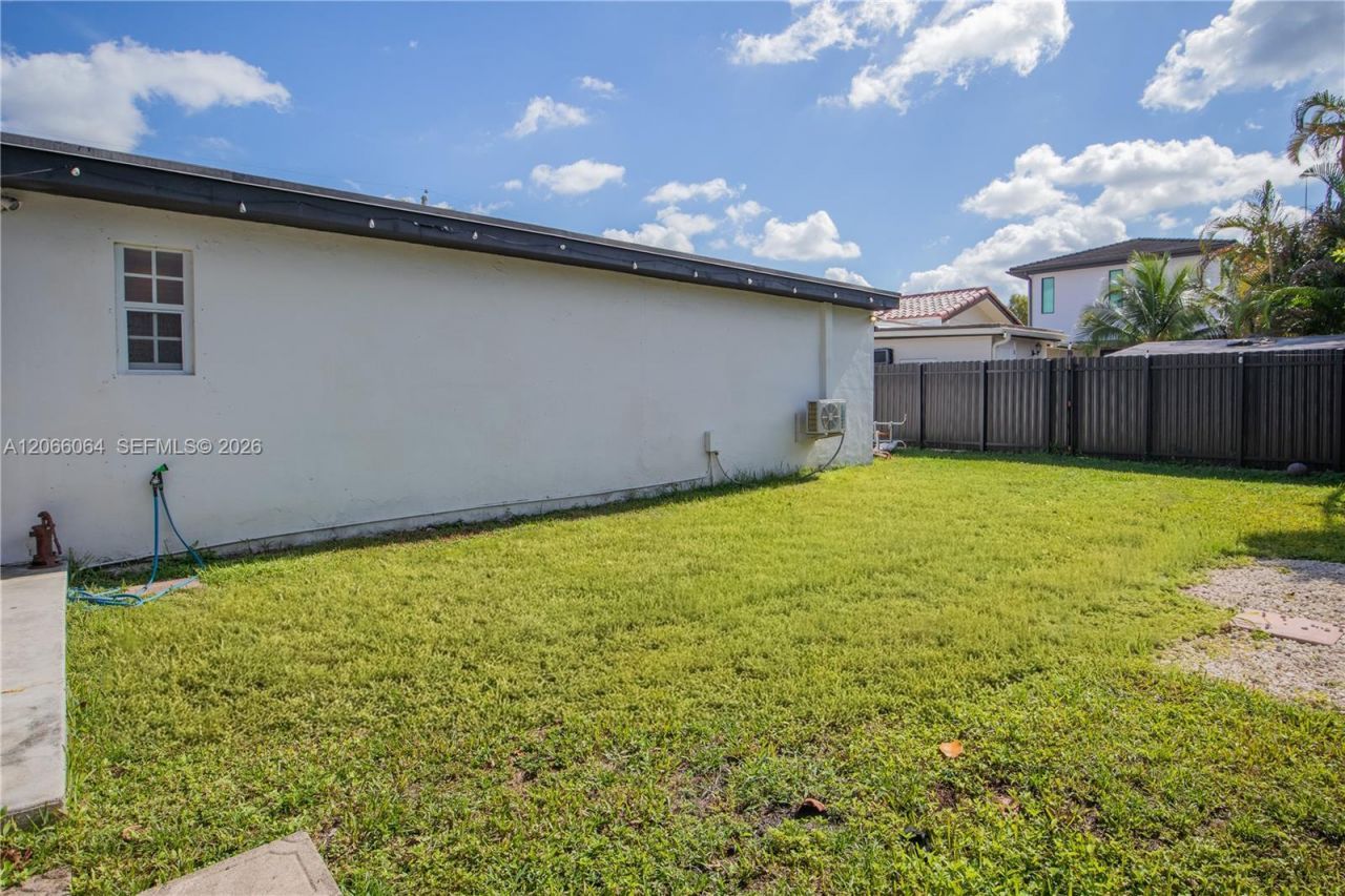 3500 SW 13th St , Miami, FL 33145 Photo