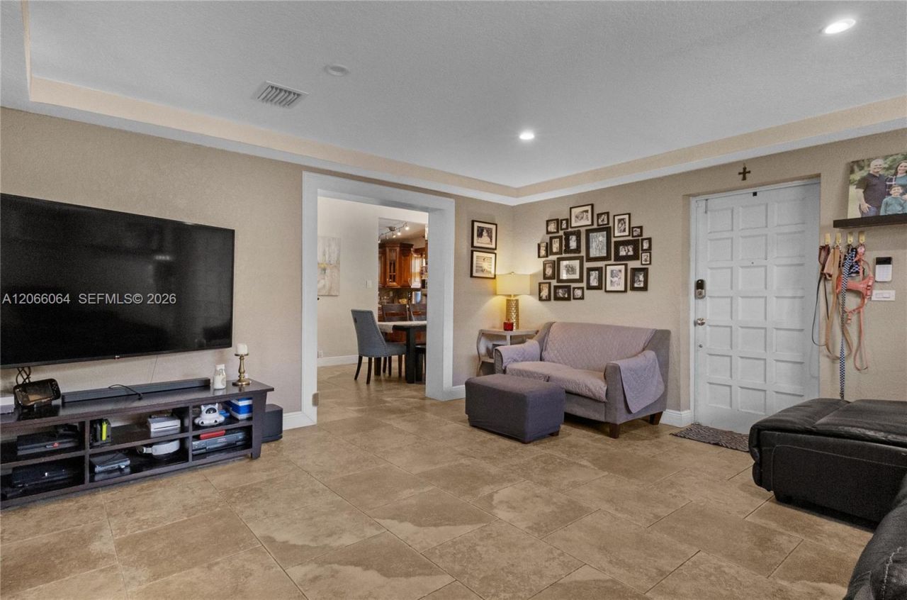 3500 SW 13th St , Miami, FL 33145 Photo