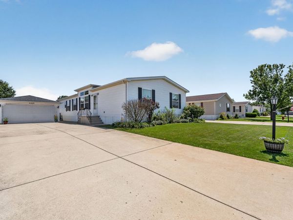23025 COG HILL Drive , Frankfort, IL 60423