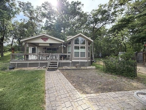2-18 Woodhaven Lakes, Sublette, IL 61367