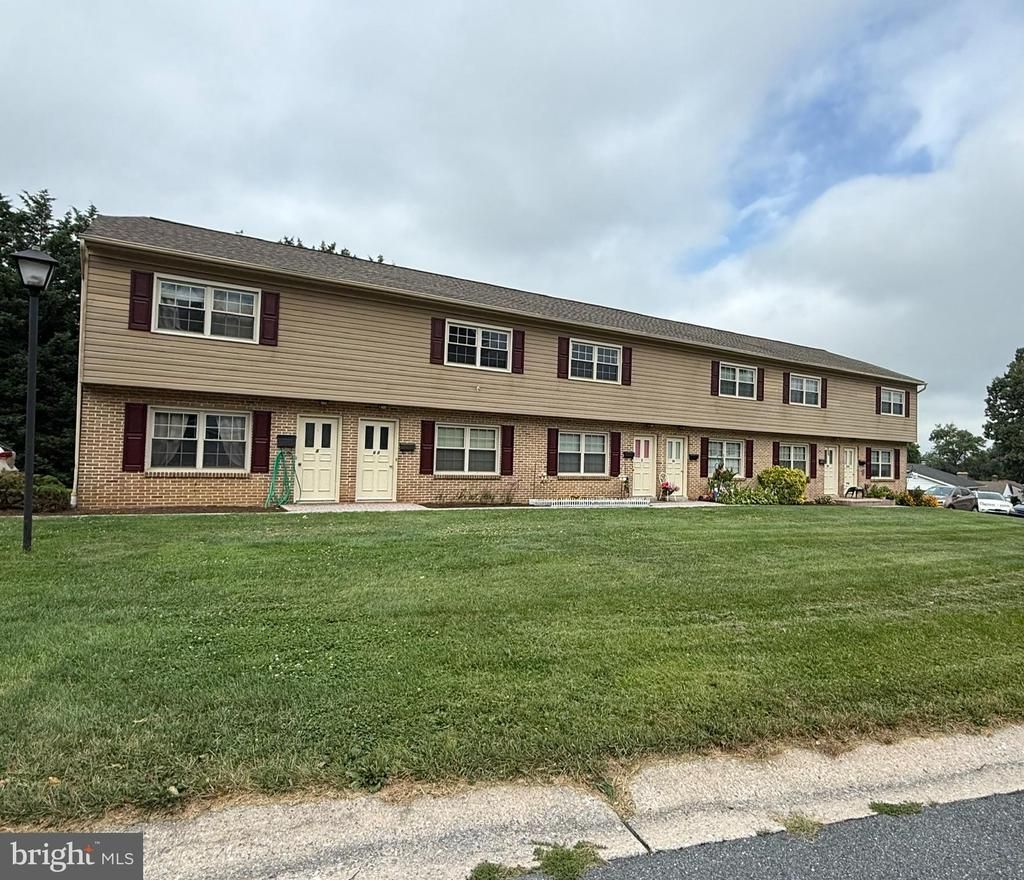 2-10 MEADOW VIEW DRIVE, LEOLA, PA 17540