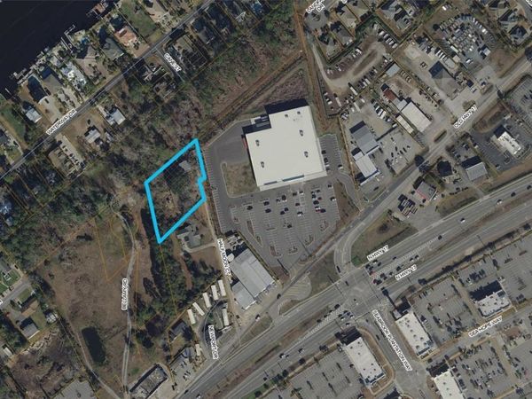 1327 Half Moon Ct., North Myrtle Beach, SC 29582