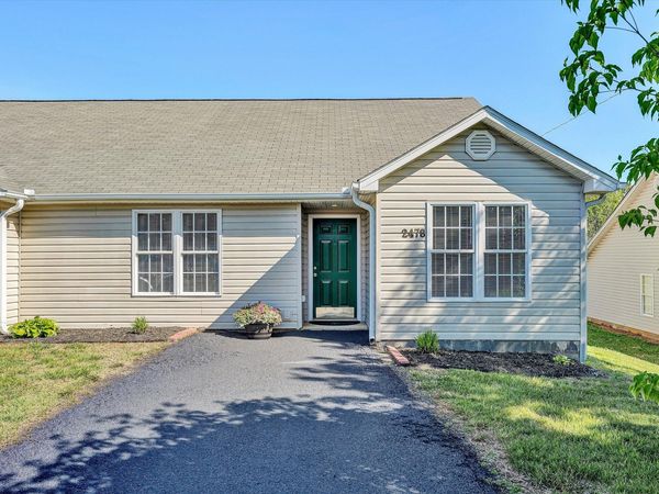 2478 Tuckawana CIR NW, Roanoke, VA 24017