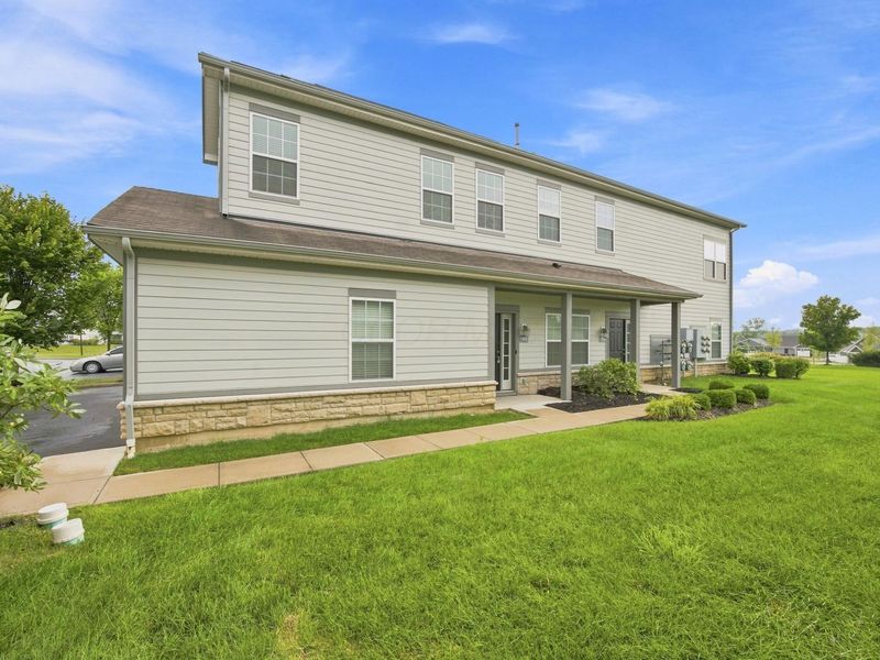 5900 Bluestone Way, Lewis Center, OH 43035 Photo 3