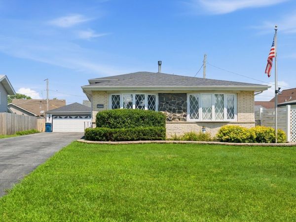 5432 137th Street , Crestwood, IL 60418