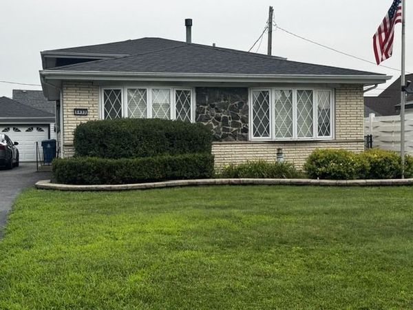 5432 137th Street , Crestwood, IL 60418