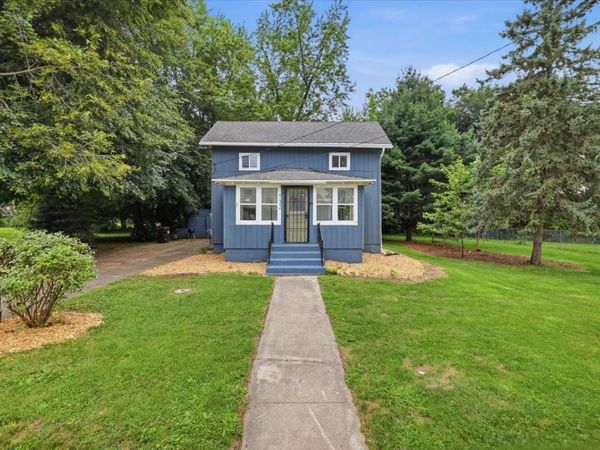 732 N Warren Avenue , Freeport, IL 61032