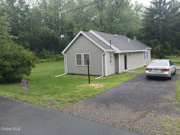 11 Englewood Avenue, East Greenbush, NY 12061