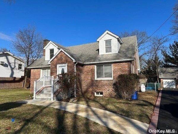 9 Grange Street , Huntington, NY 11743