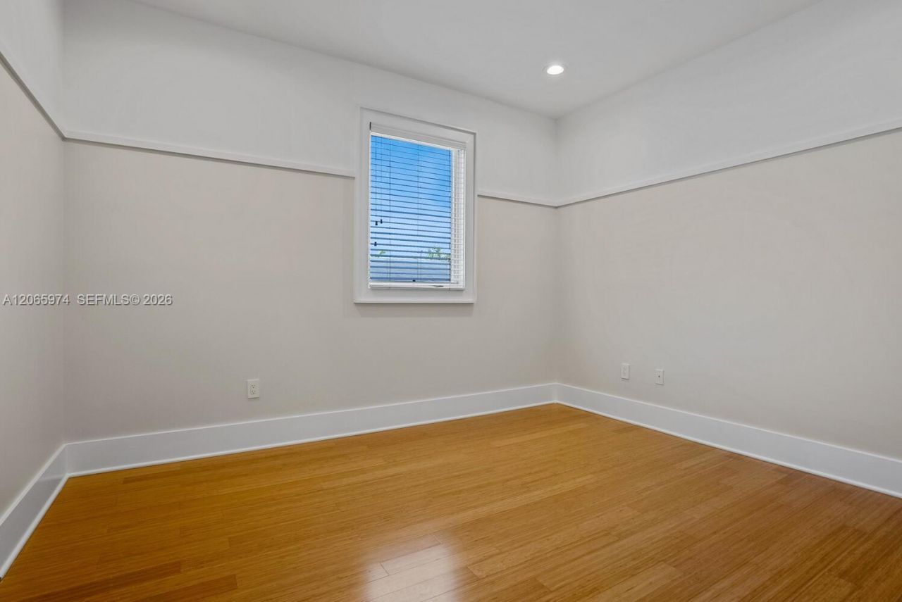 3072 Carter St, Miami, FL 33133 Photo