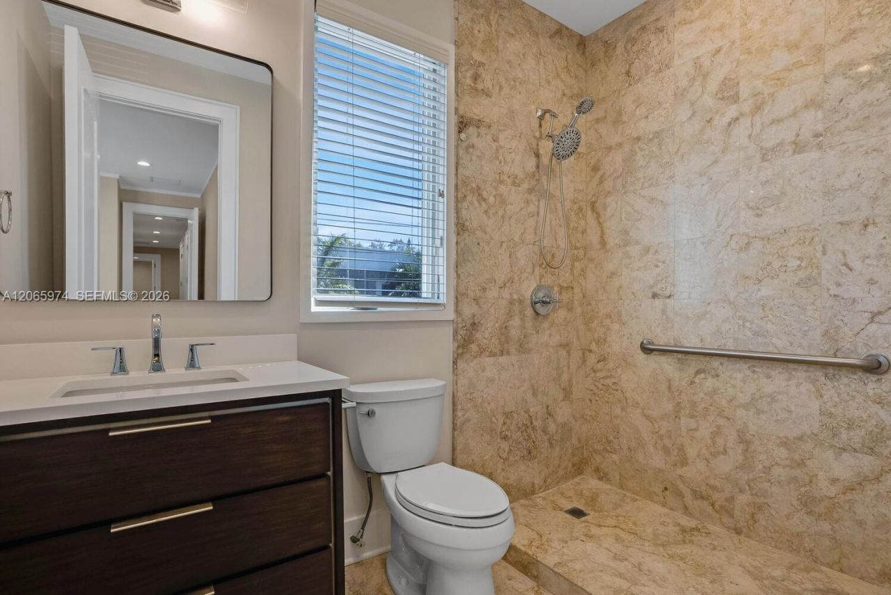 3072 Carter St, Miami, FL 33133 Photo