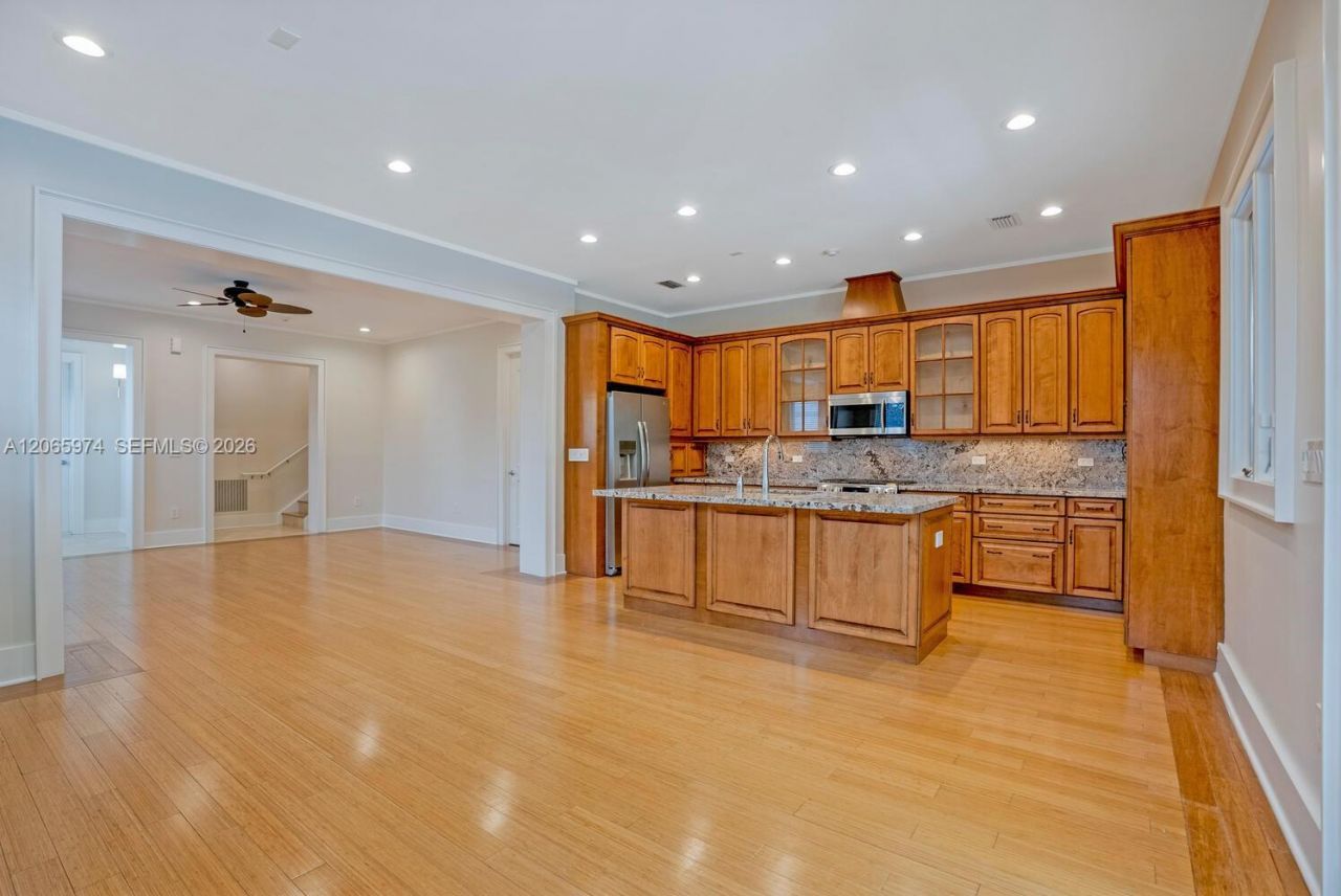 3072 Carter St, Miami, FL 33133 Photo