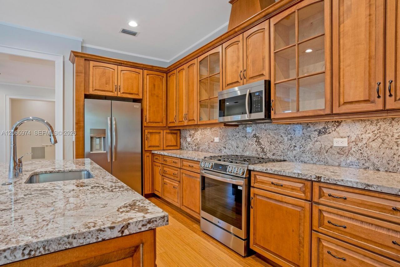 3072 Carter St, Miami, FL 33133 Photo