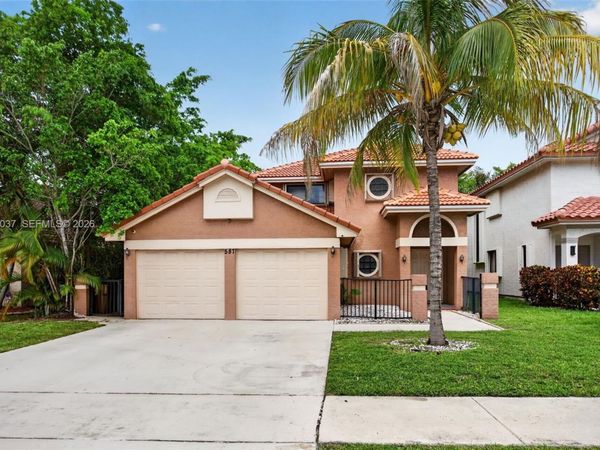587 NW 38th Ave , Deerfield Beach, FL 33442
