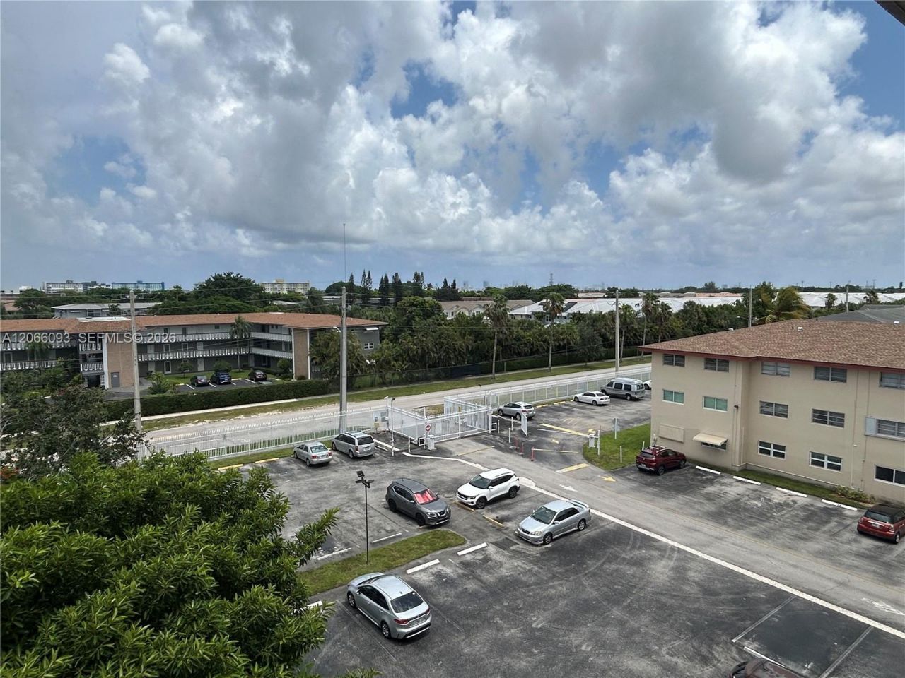 5300 Washington St, Unit U503, Hollywood, FL 33021 Photo