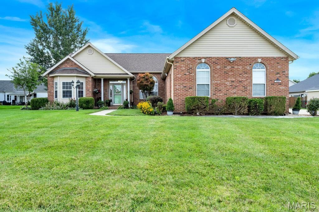 588 Manor Lane, Millstadt, IL 62260 Main Photo