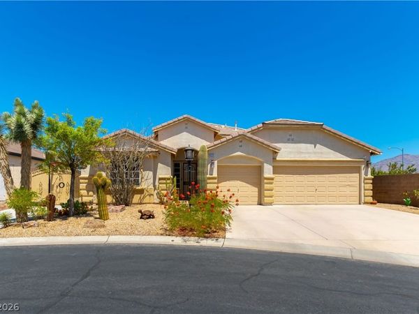8920 Mannix Court, Las Vegas, NV 89143