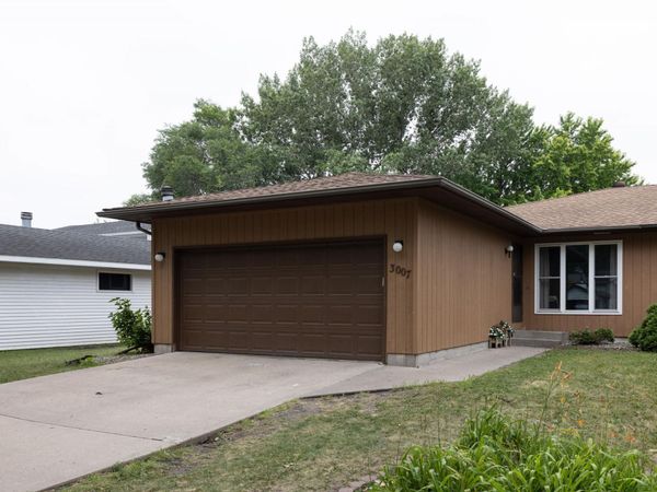 3007 18th Street S, Fargo, ND 58103