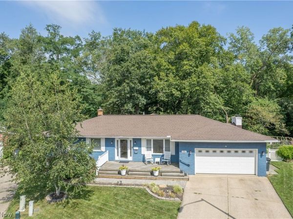 374 Woodlawn Reserve Road, Akron, OH 44305