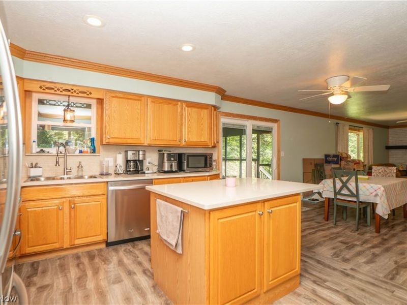 374 Woodlawn Reserve Road, Akron, OH 44305 Photo 12