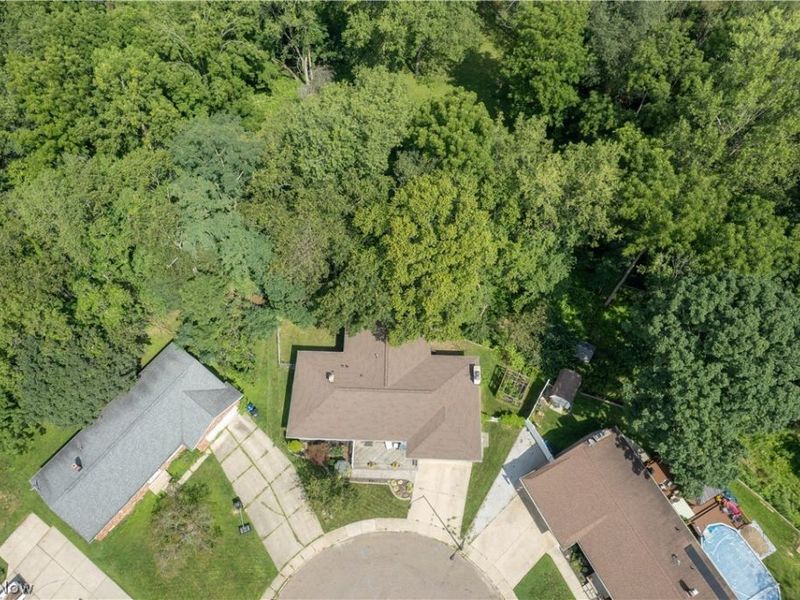 374 Woodlawn Reserve Road, Akron, OH 44305 Photo 2