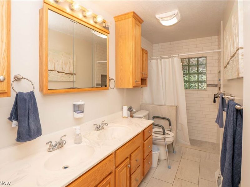 374 Woodlawn Reserve Road, Akron, OH 44305 Photo 32
