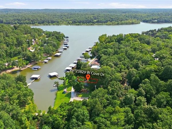 28329 W Cove Drive, Lincoln, MO 65338