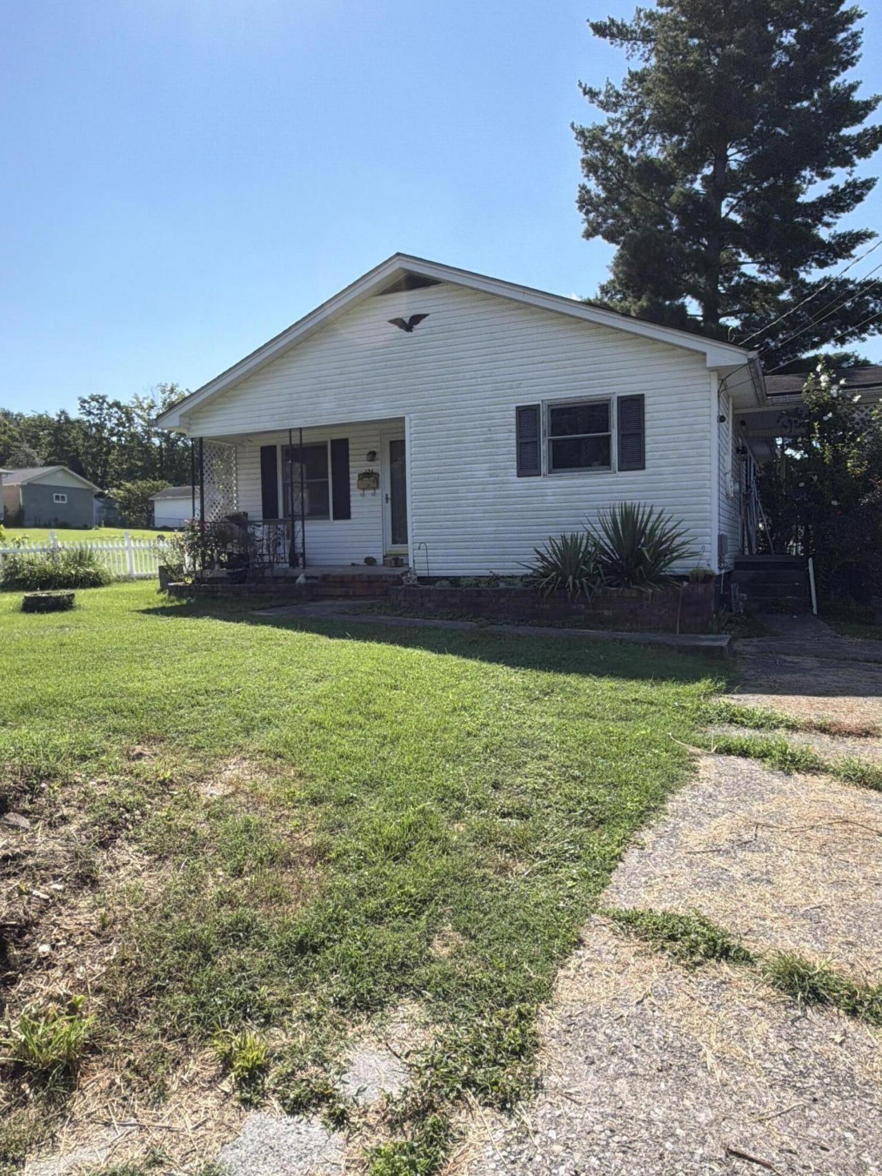 124 Kentucky Avenue, Irvine, KY 40336 Main Photo