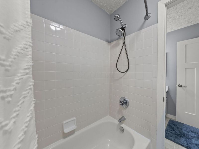 3368 La Coste Lane, Columbus, OH 43228 Photo 24