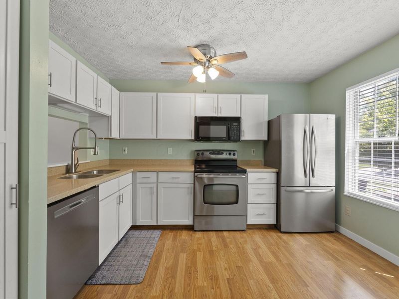 3368 La Coste Lane, Columbus, OH 43228 Photo 5
