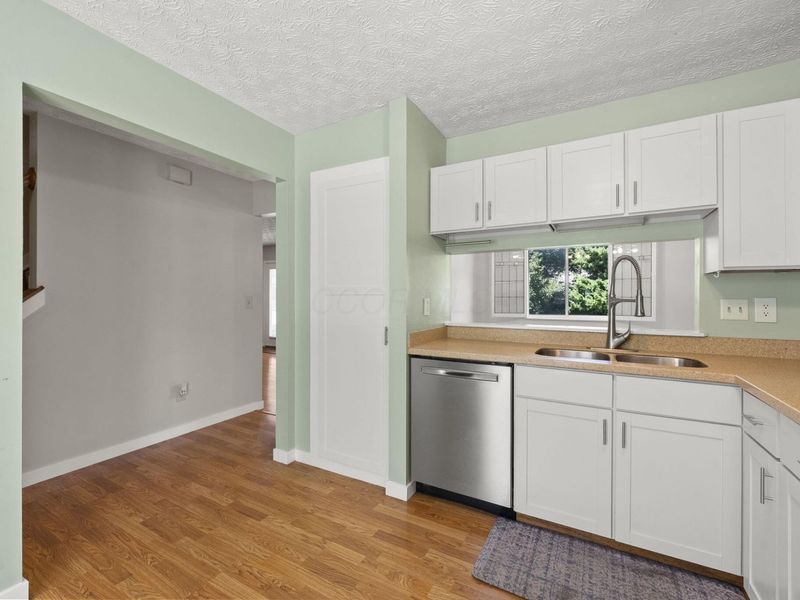 3368 La Coste Lane, Columbus, OH 43228 Photo 7