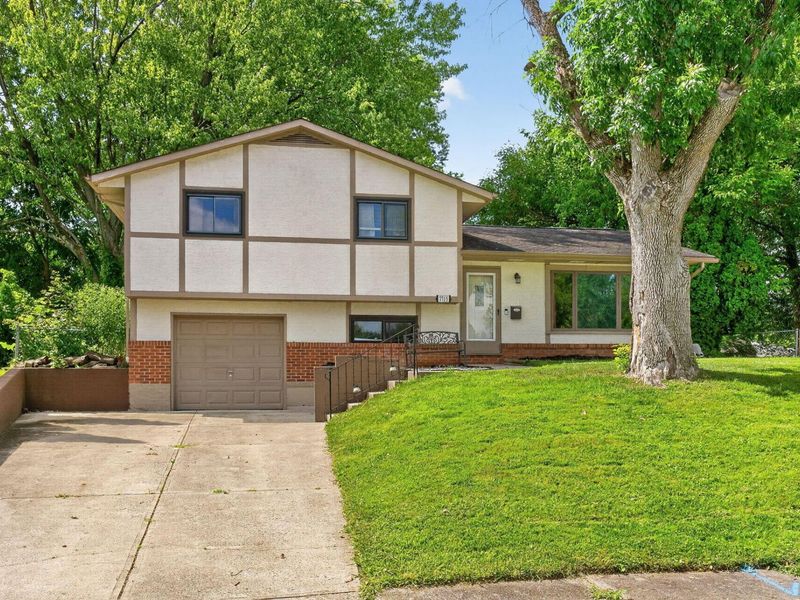 7715 Dalglen Court, Reynoldsburg, OH 43068 Photo 1