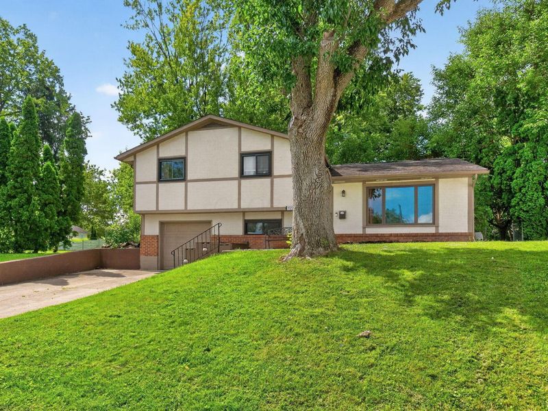 7715 Dalglen Court, Reynoldsburg, OH 43068 Photo 3