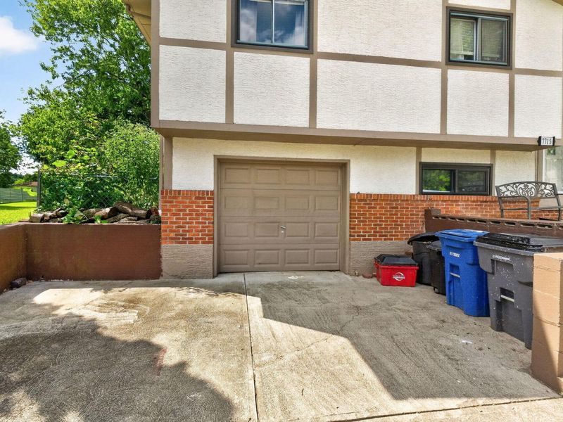 7715 Dalglen Court, Reynoldsburg, OH 43068 Photo 4