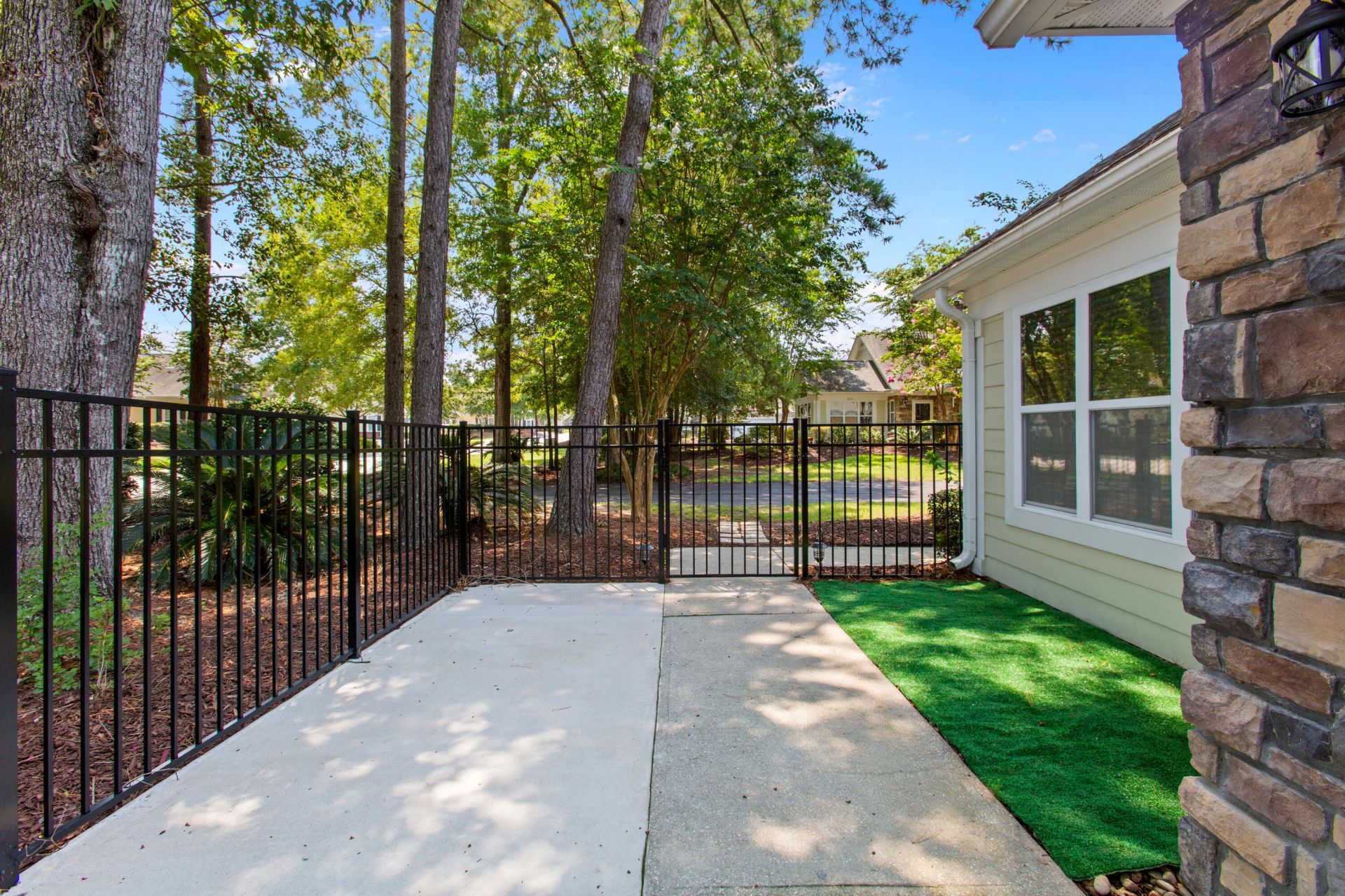 8800 Dorchester Road Photo 14