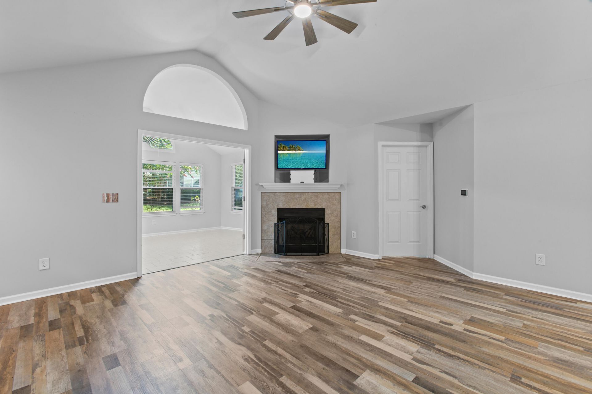 8800 Dorchester Road Photo 17