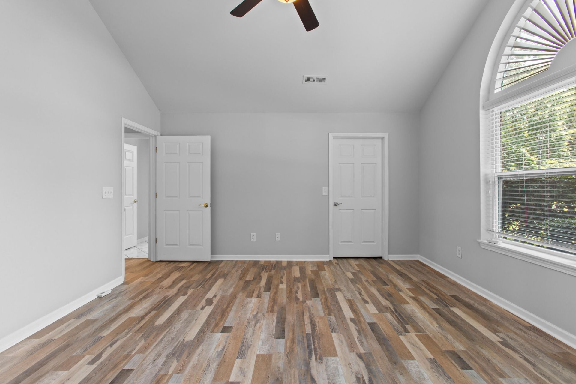 8800 Dorchester Road Photo 25