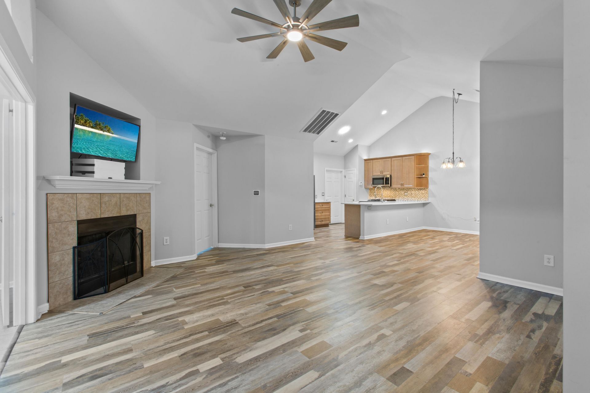 8800 Dorchester Road Photo 4