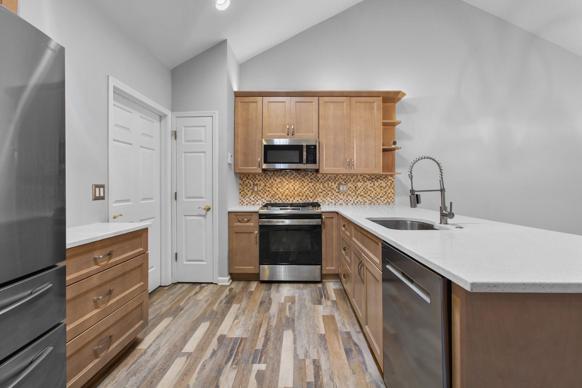 8800 Dorchester Road Photo 8