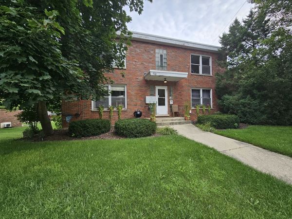 1032 Dean Street , St. Charles, IL 60174