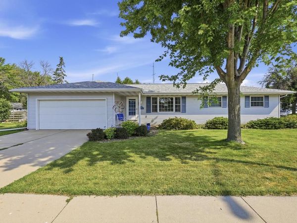 225 W BELL STREET, Neenah, WI 54956
