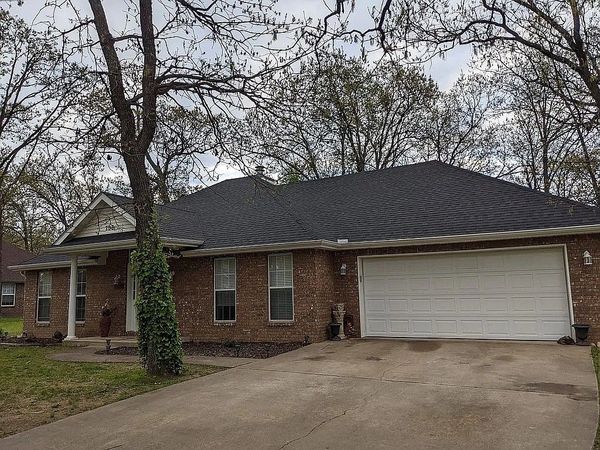 708 Cherokee Drive , Gentry, AR 72734