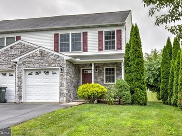 124 E BROAD STREET, NEW HOLLAND, PA 17557