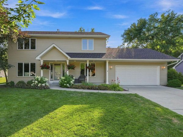 2222 Parkview Lane, Woodbury, MN 55125