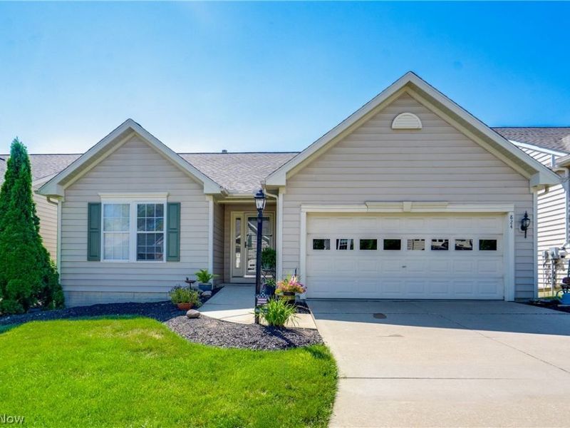 824 Willow Creek Drive, Akron, OH 44333 Photo 1