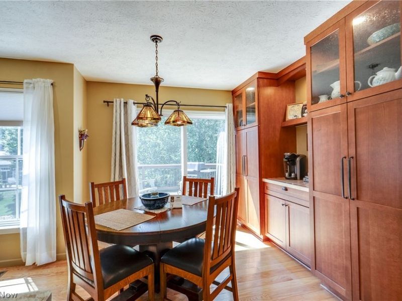 824 Willow Creek Drive, Akron, OH 44333 Photo 7