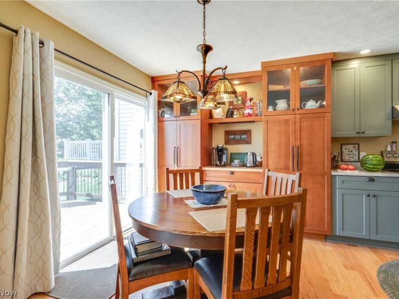 824 Willow Creek Drive, Akron, OH 44333 Photo 8