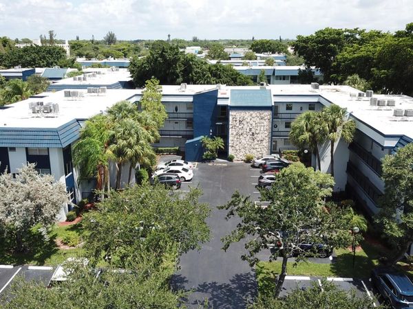 3180 Holiday Springs Boulevard, Unit 5-309, Margate, FL 33063